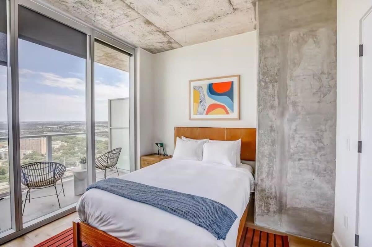 Limits Rooftop Pool By Barcle Group Austin