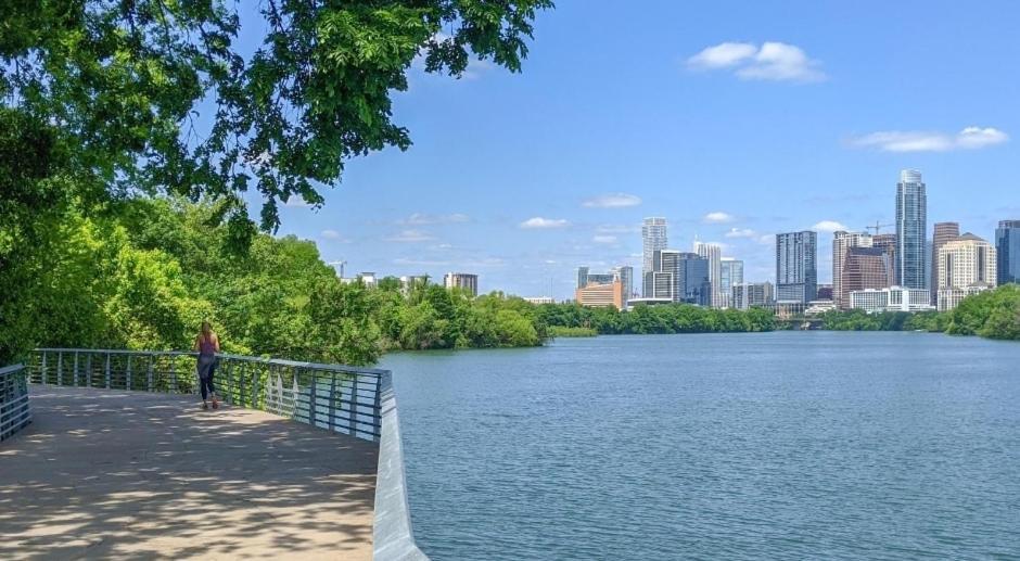 Apartment Chateau At - 10 Min Walk To Center Dt Austin