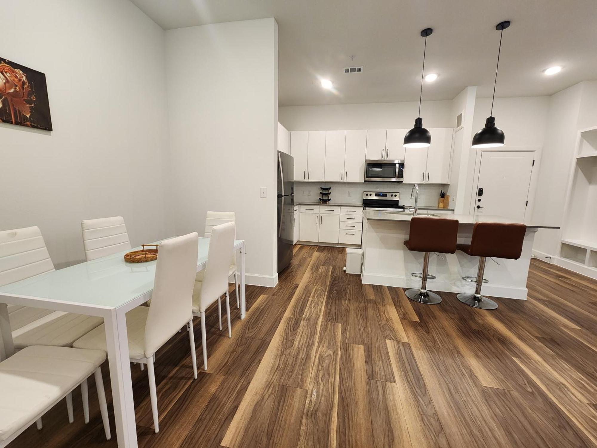 Apartment Chateau At - 10 Min Walk To Center Dt