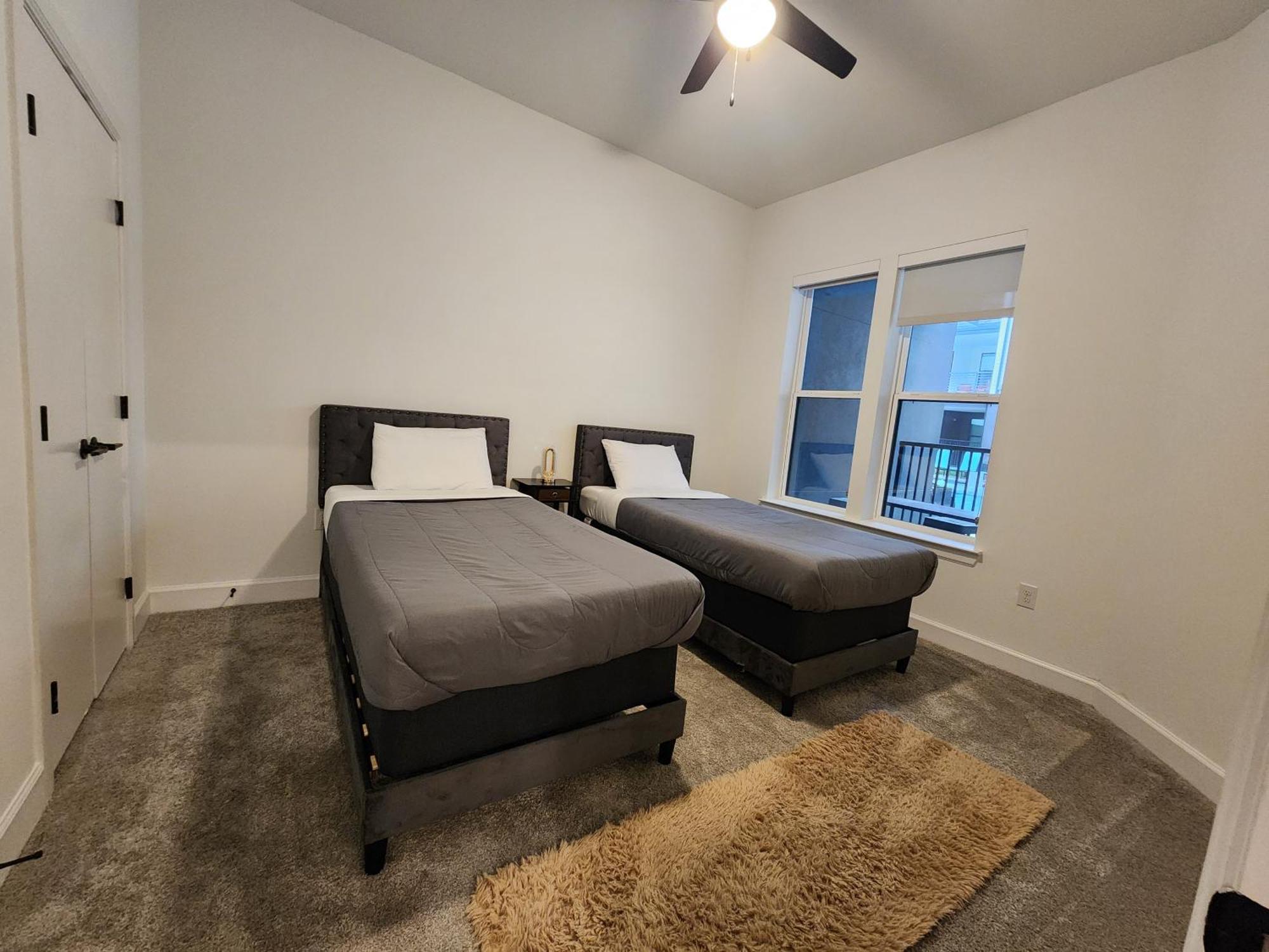 Apartment Chateau At - 10 Min Walk To Center Dt *
