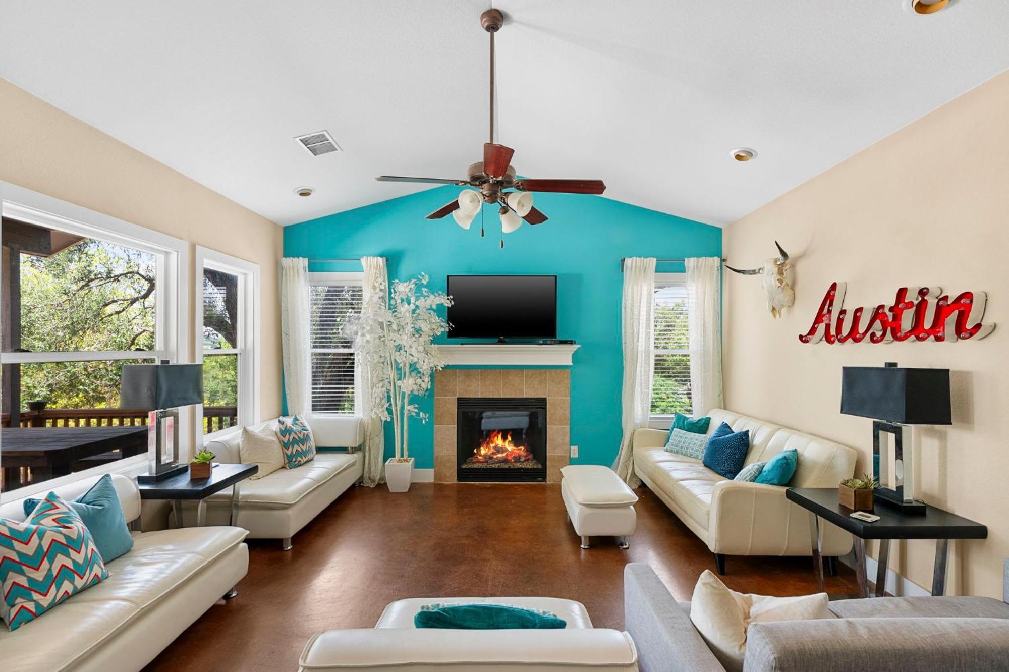 Luxury Travis Estate With A Stunning Pool And Spectacular Outdoor Space