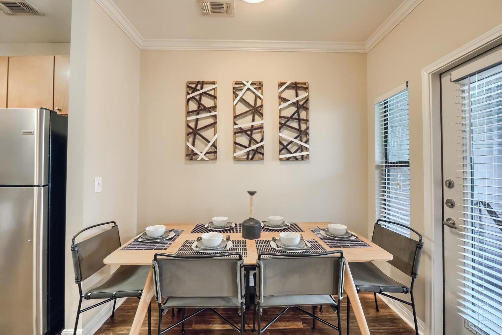 4br Townhome + Walk To West Campus * Austin