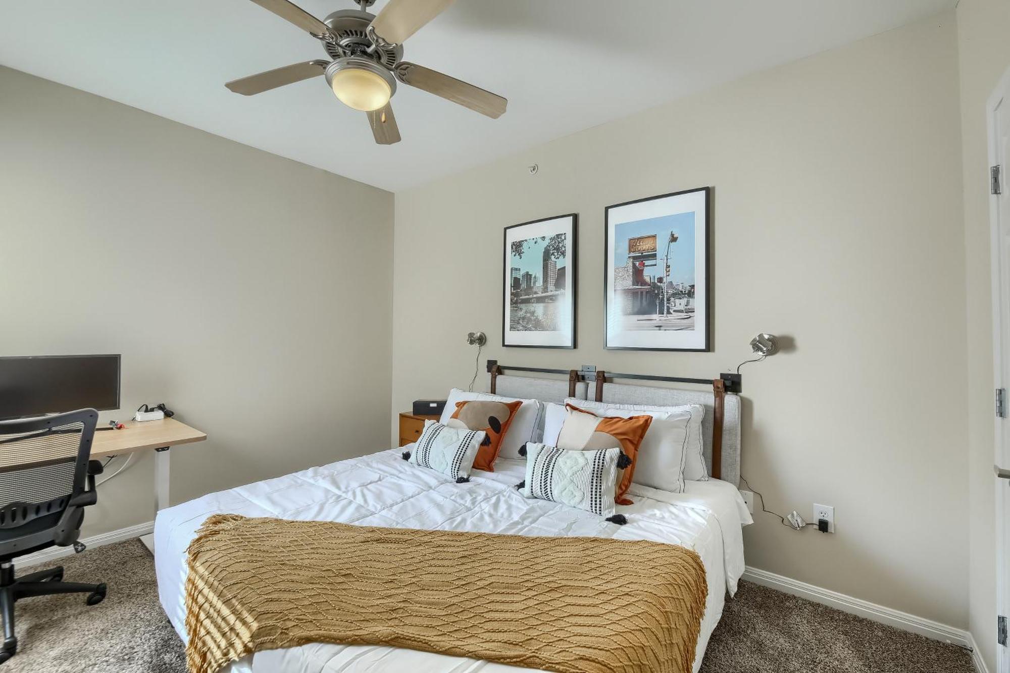 4br Townhome + Walk To West Campus *