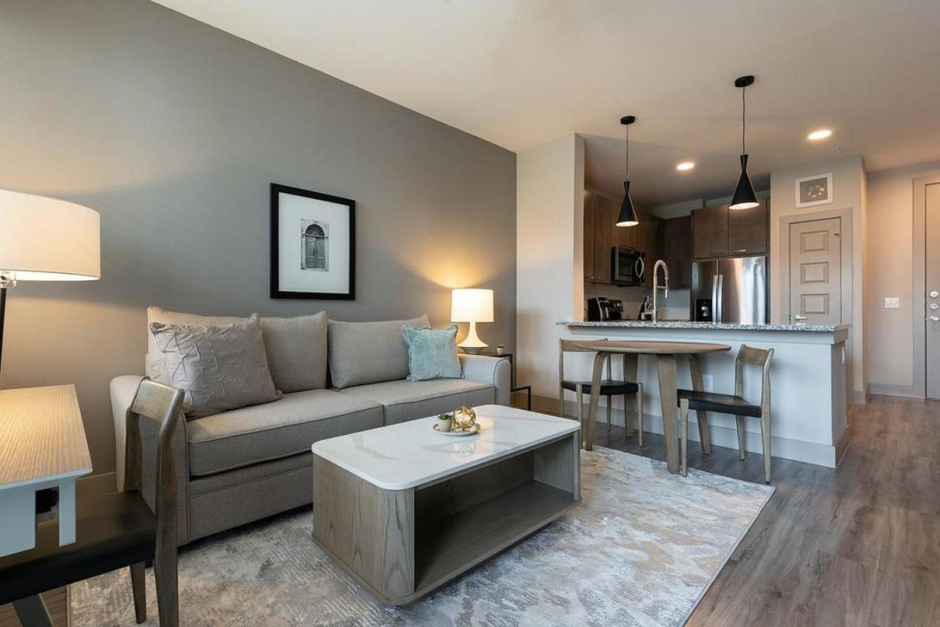 Landing Modern With Amazing Amenities *