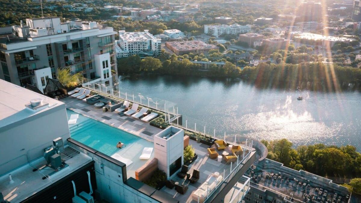 Holiday home Limits Rooftop Pool By Barcle Group *