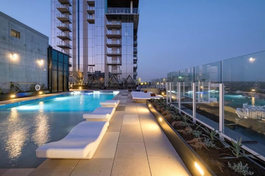 Limits Rooftop Pool By Barcle Group