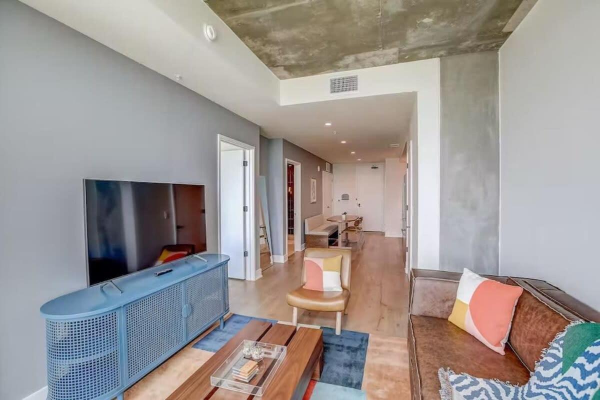 Limits Rooftop Pool By Barcle Group Holiday home Austin
