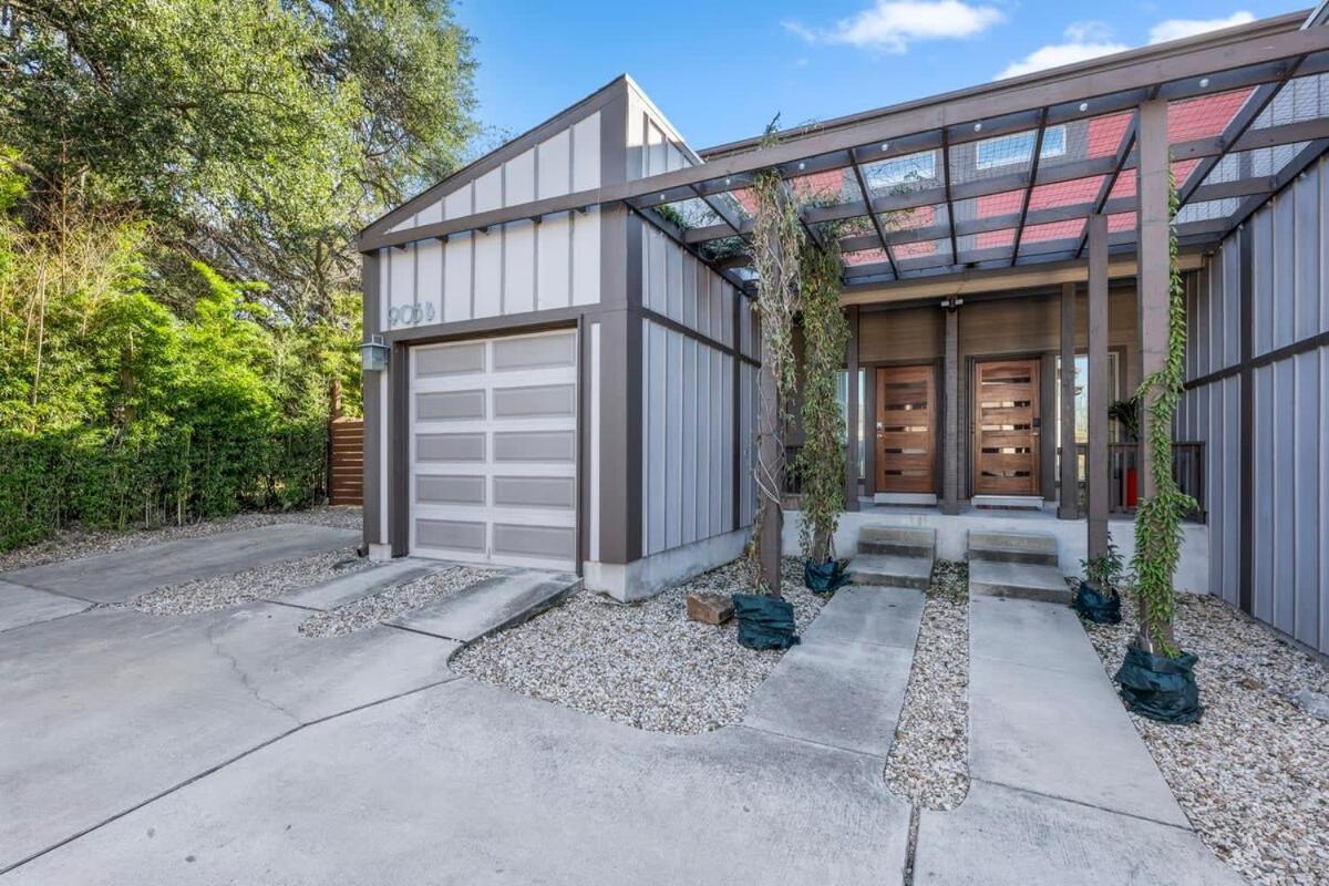 Chic & Homey 3-br Close To Downtown Heart Of 704 Holiday home *