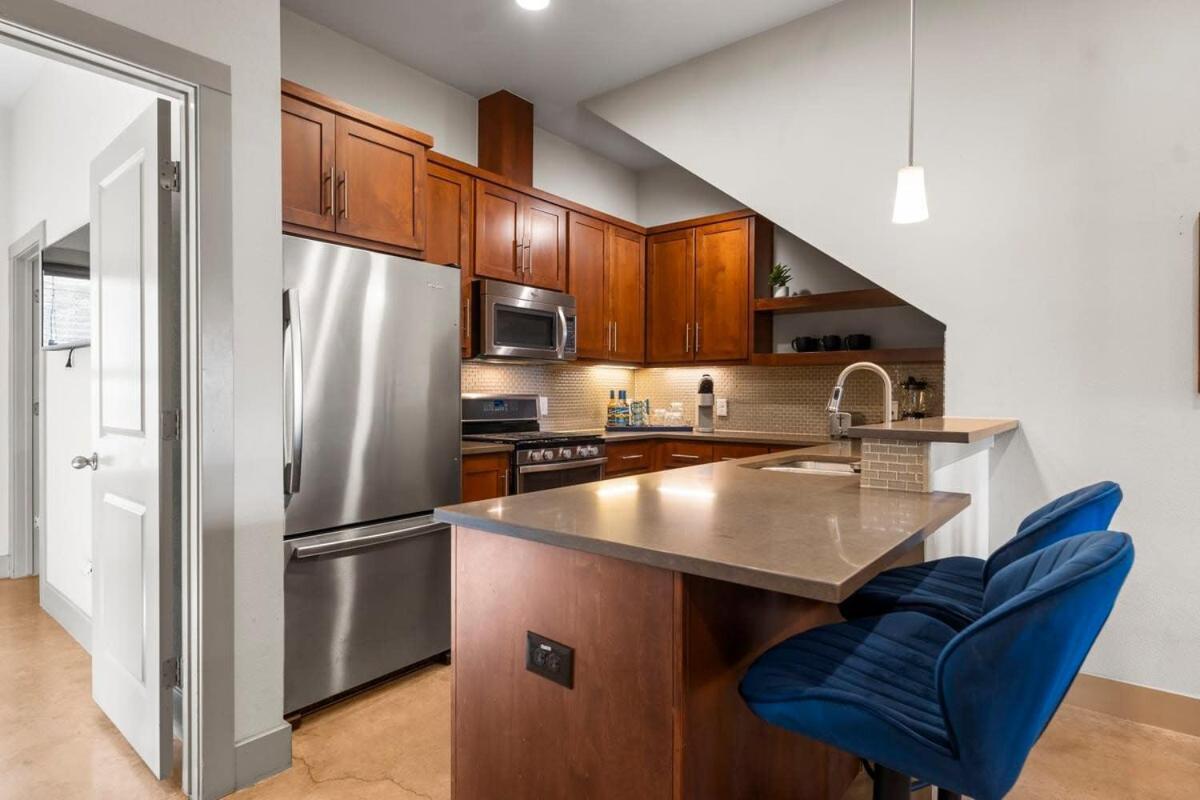 Holiday home Chic & Homey 3-br Close To Downtown Heart Of 704 Austin