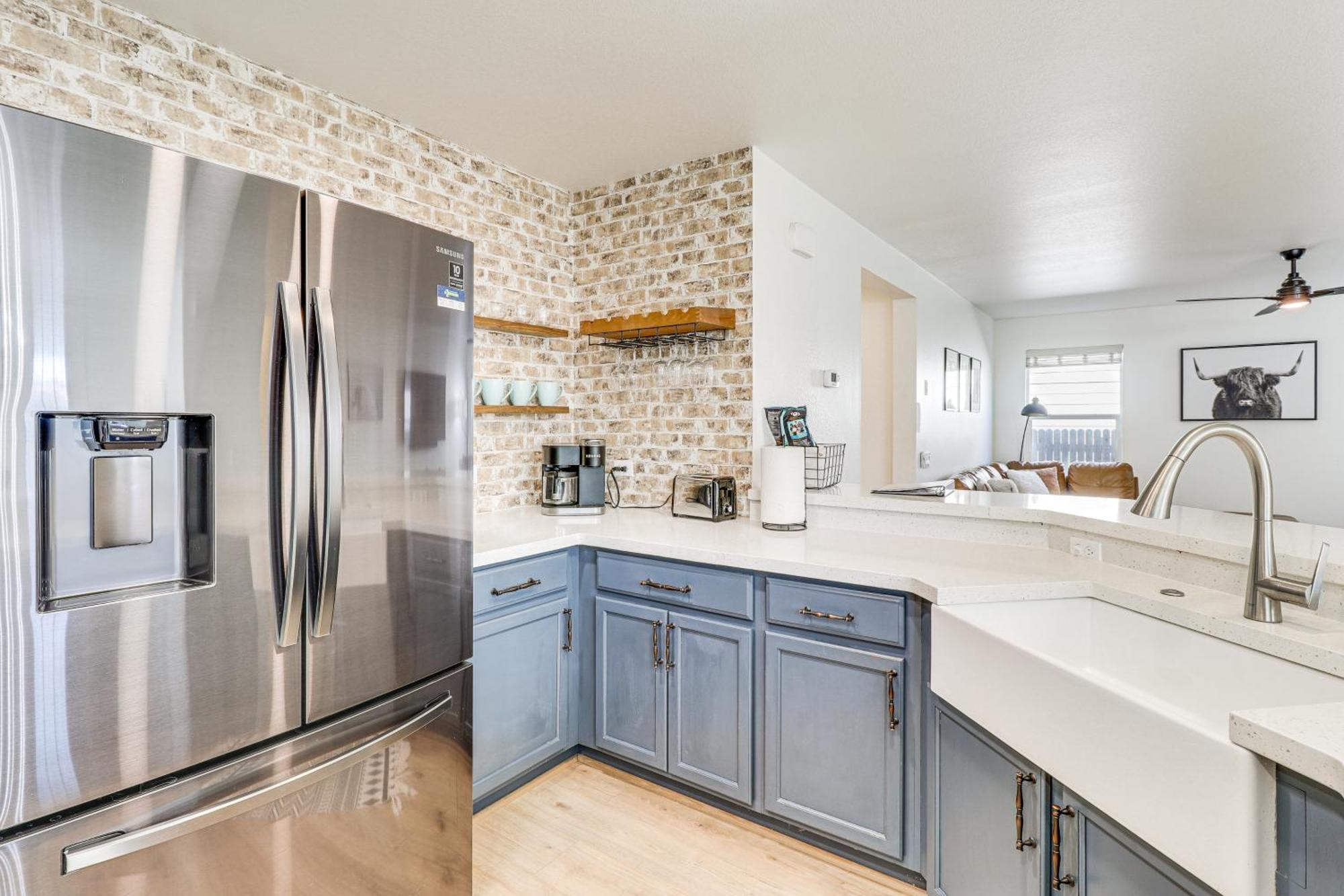 Centrally Located With Private Patio! Austin