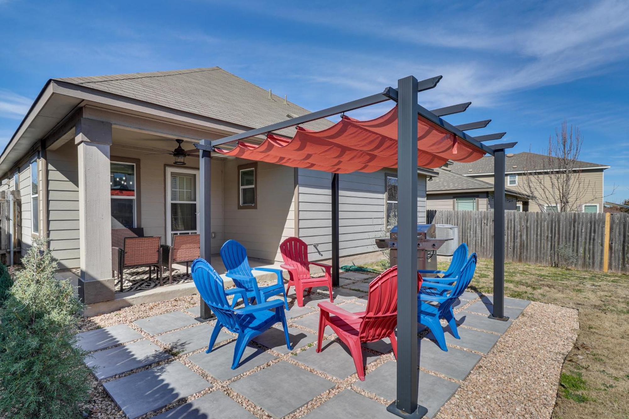 Holiday home Centrally Located With Private Patio! *