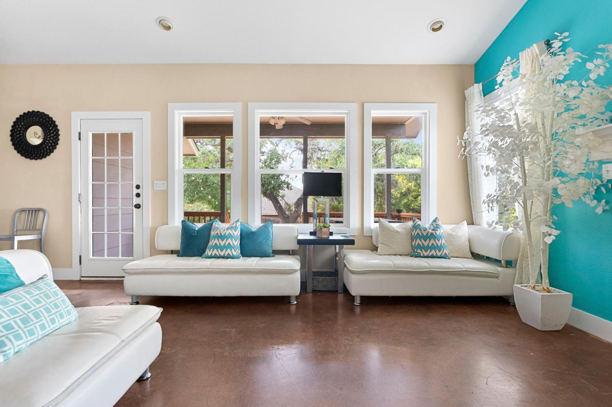 Luxury Travis Estate With A Stunning Pool And Spectacular Outdoor Space Holiday home *