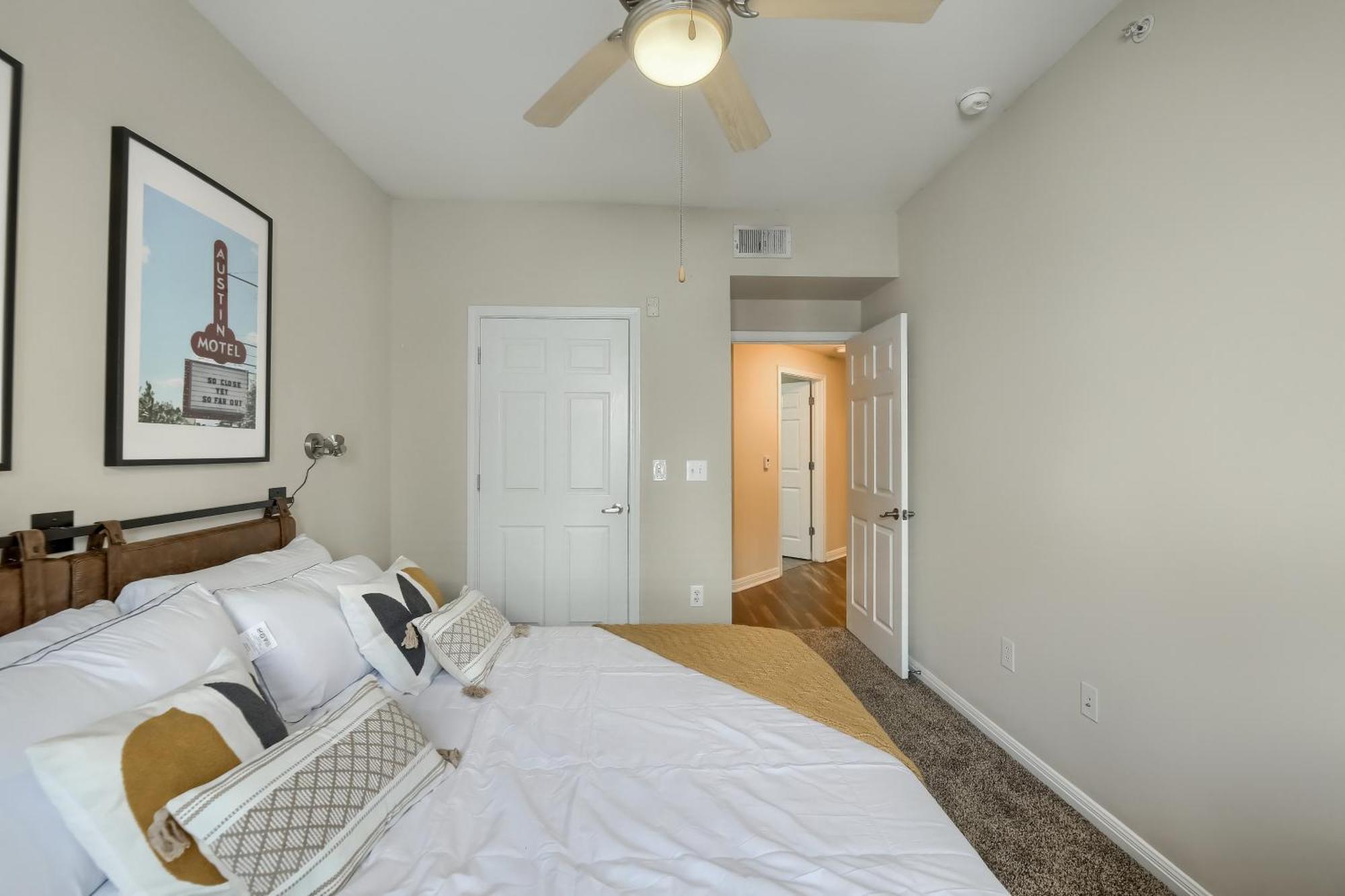 Apartment 4br Townhome + Walk To West Campus *