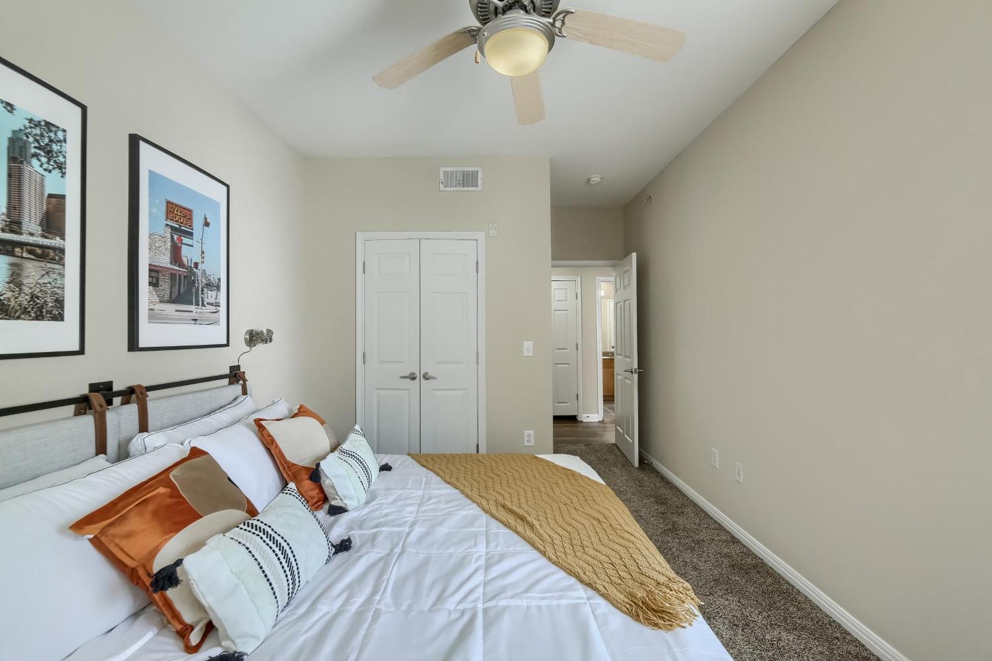 4br Townhome + Walk To West Campus * Austin