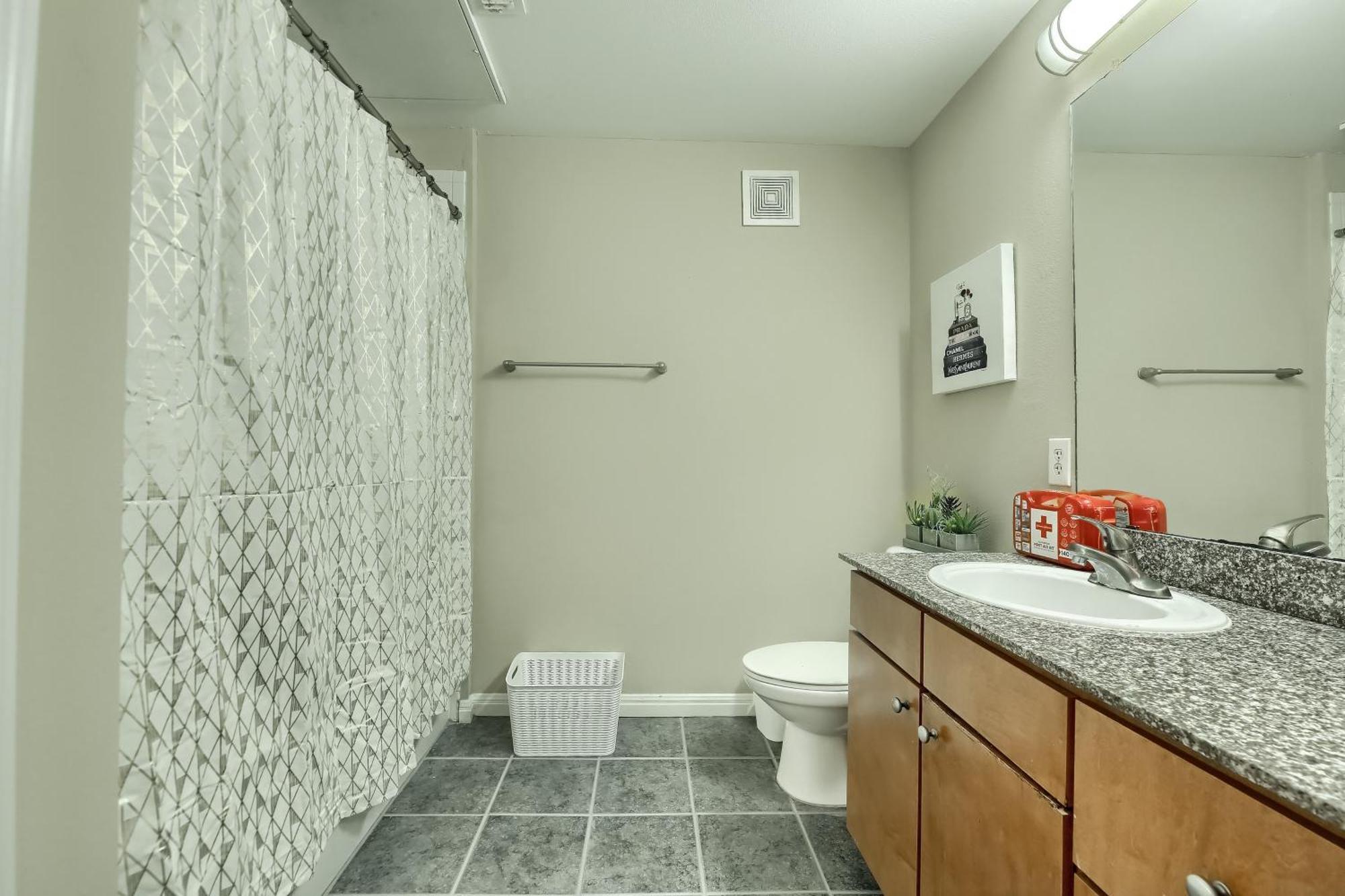 4br Townhome + Walk To West Campus * Austin