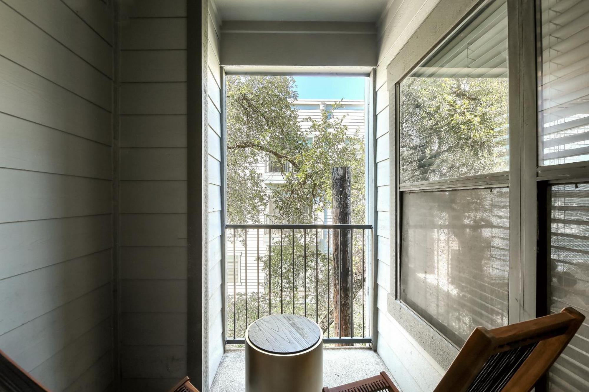 Apartment 4br Townhome + Walk To West Campus