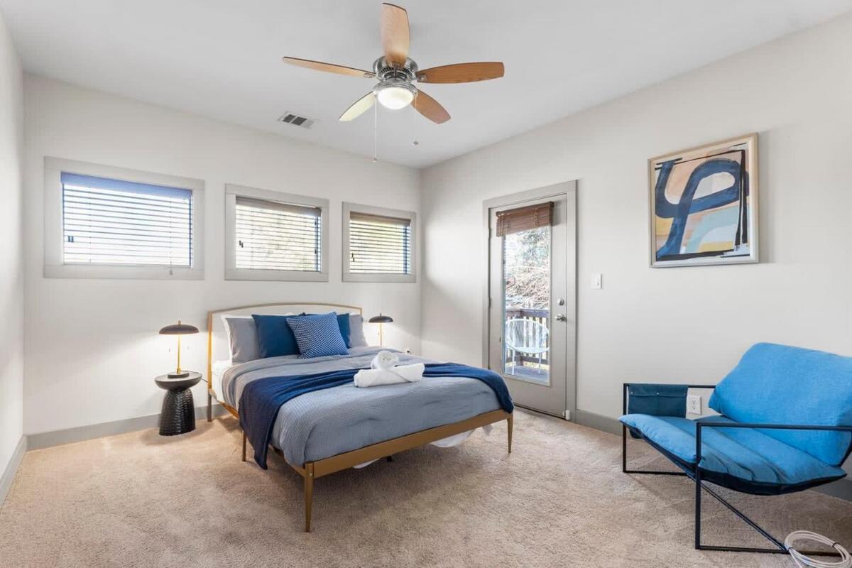 Holiday home Chic & Homey 3-br Close To Downtown Heart Of 704 Austin