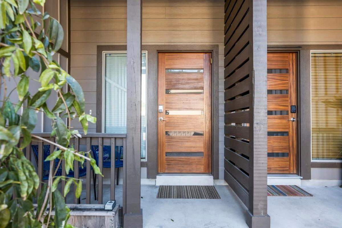 Chic & Homey 3-br Close To Downtown Heart Of 704 Holiday home