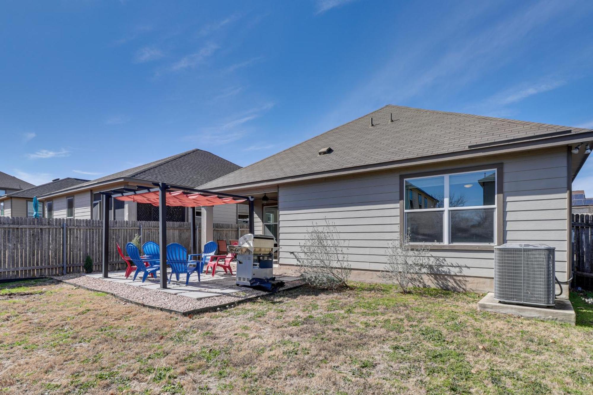 Holiday home Centrally Located With Private Patio! *