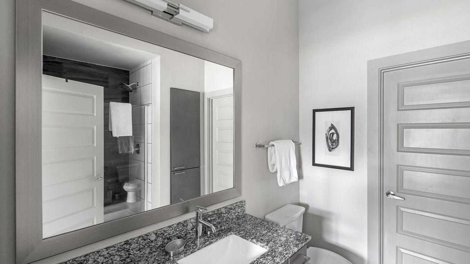 Landing Modern With Amazing Amenities Apartment *