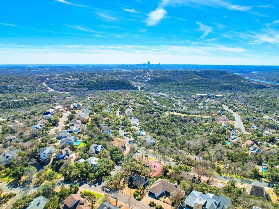 4 Bedroom Designer Pool * Austin