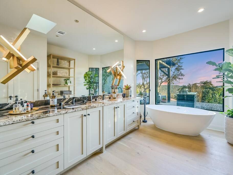 4 Bedroom Designer Pool *