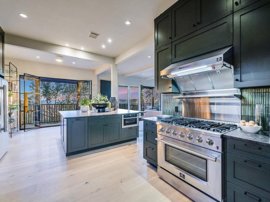 Holiday home 4 Bedroom Designer Pool Austin