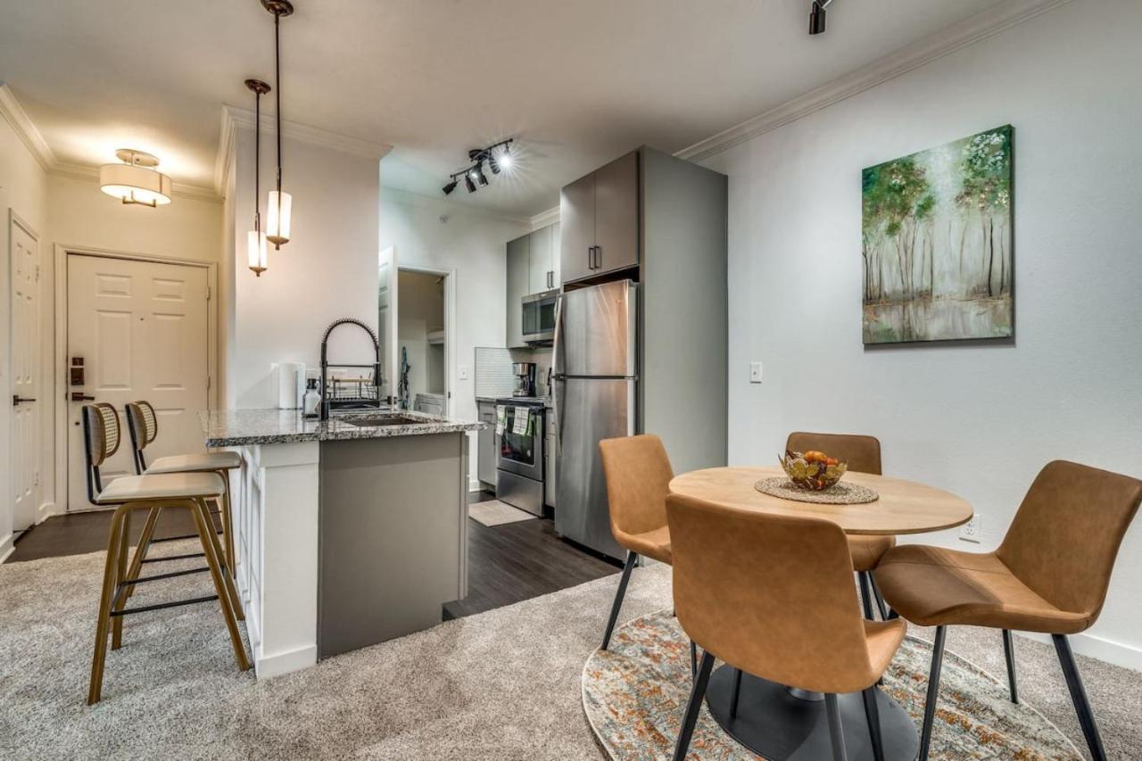 Apartment Exquisite 1br With Pool