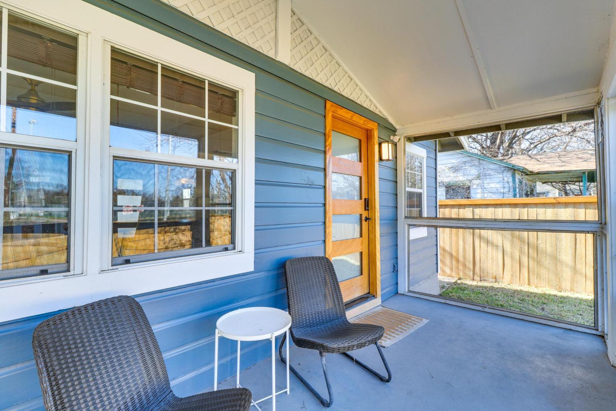 Holiday home Beautiful With Patio, 2 Mi To Downtown! *