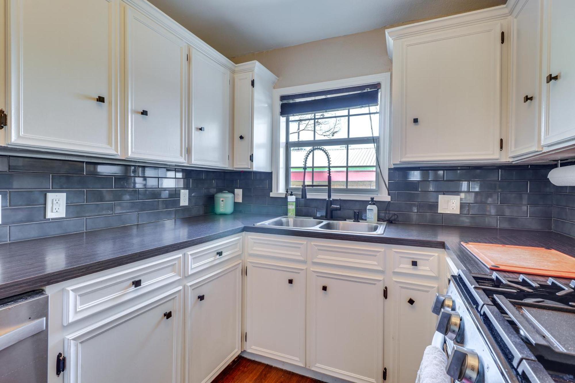 Holiday home Beautiful With Patio, 2 Mi To Downtown! Austin