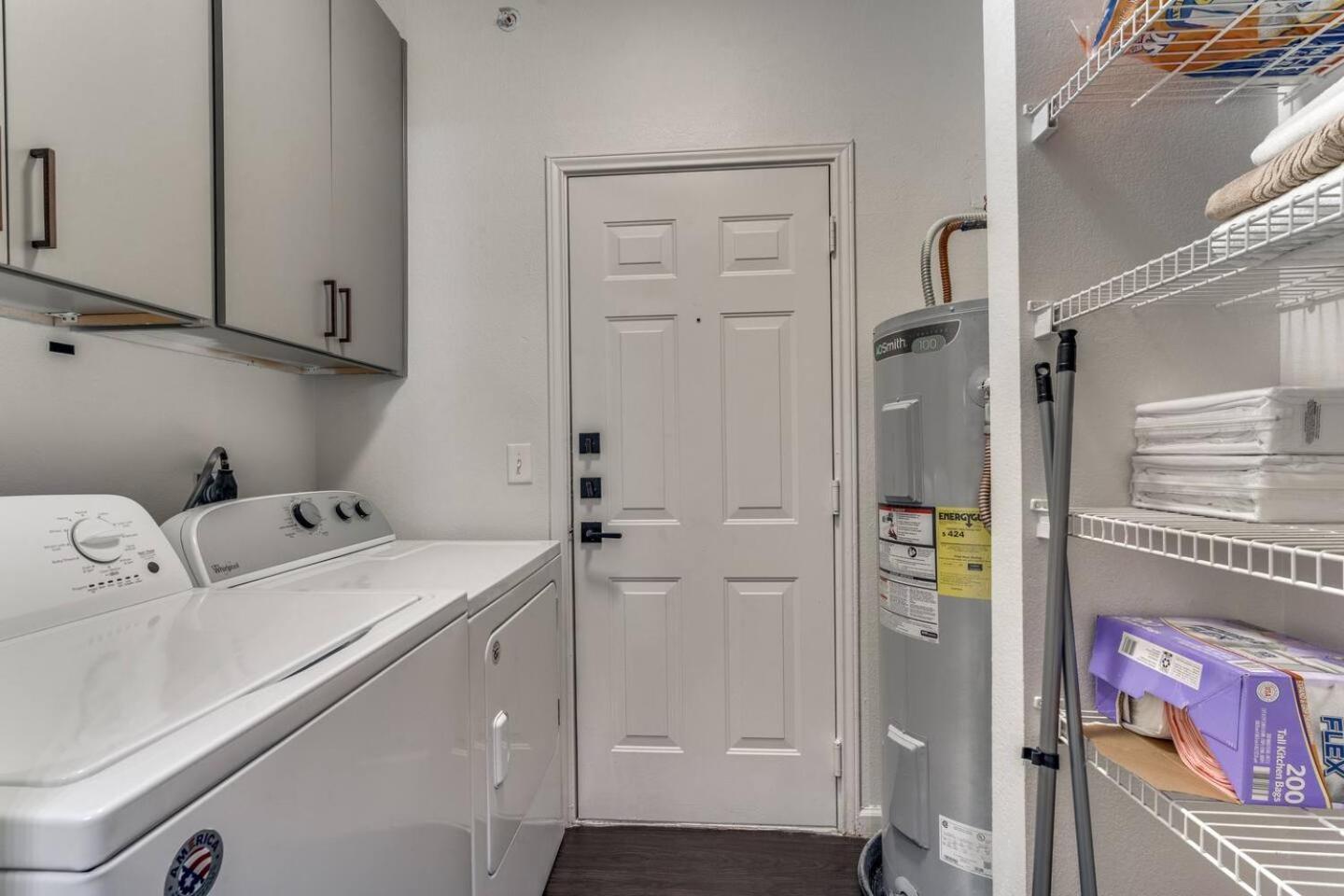Apartment Luxurious 2br Style Pool Austin