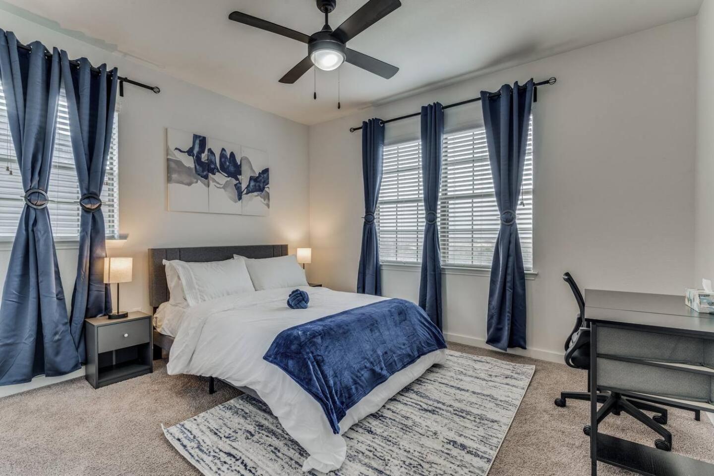 Luxurious 2br Style Pool