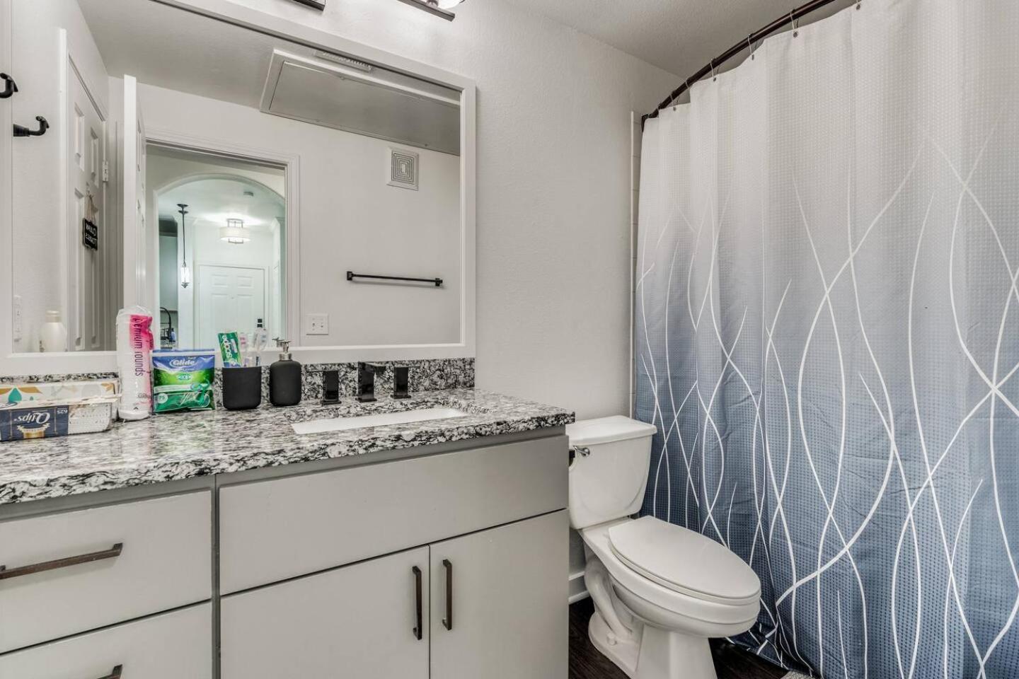 Apartment Luxurious 2br Style Pool Austin