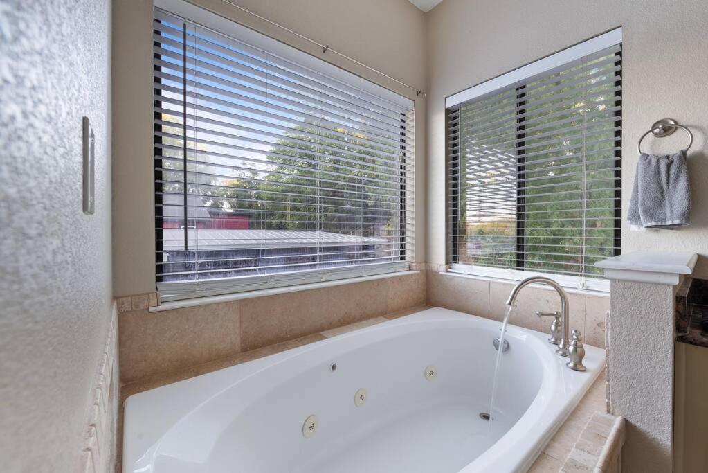 Holiday home 12 Guests - Arcade - Outdoor Dining - Pool - Grill *