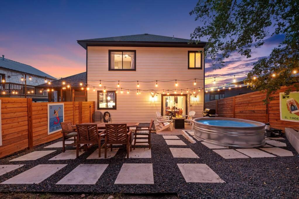 12 Guests - Arcade - Outdoor Dining - Pool - Grill Austin
