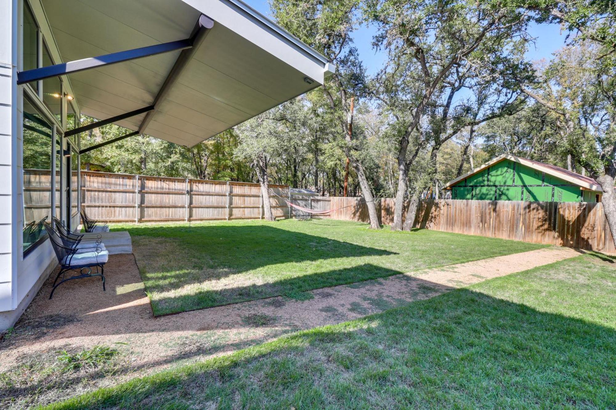 Dog-friendly Guest 3 Mi To Downtown * Austin