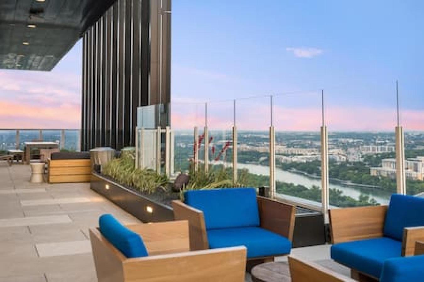 2br Lux Highrise + + Vibrant Rainey St * Austin