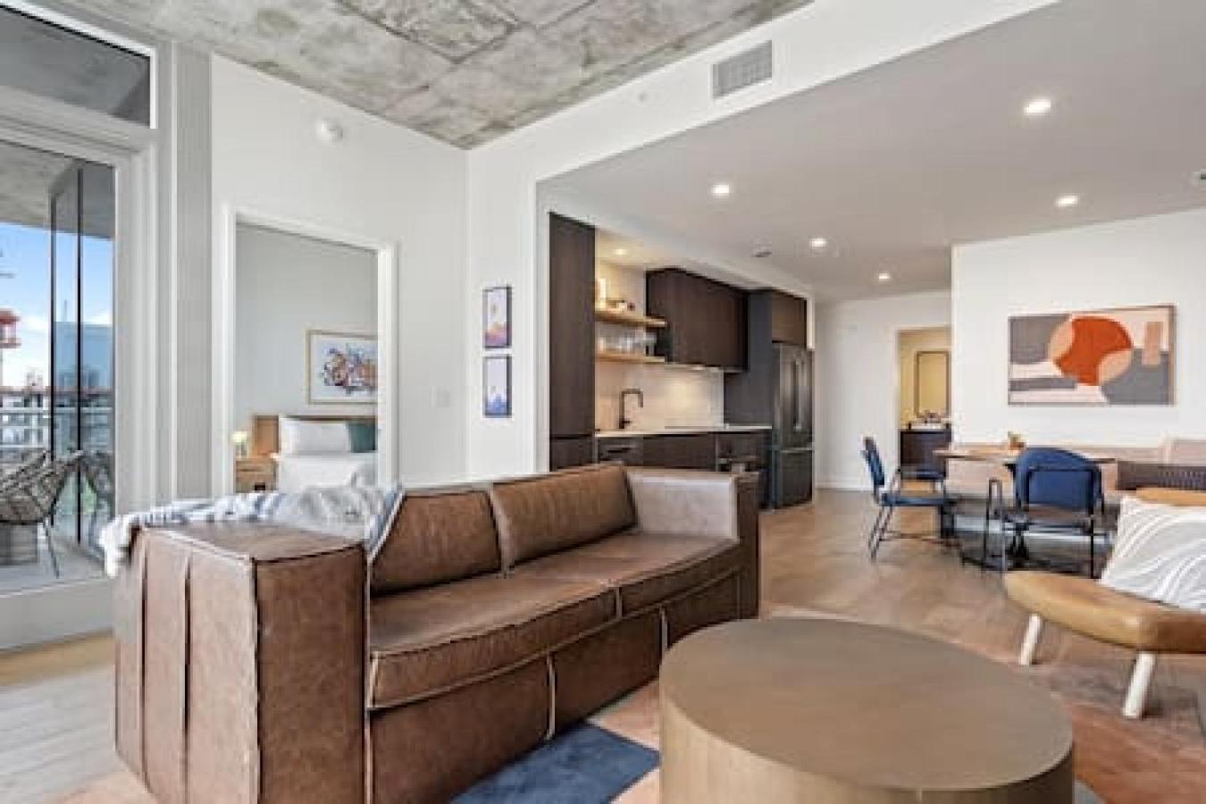 Apartment 2br Lux Highrise + + Vibrant Rainey St