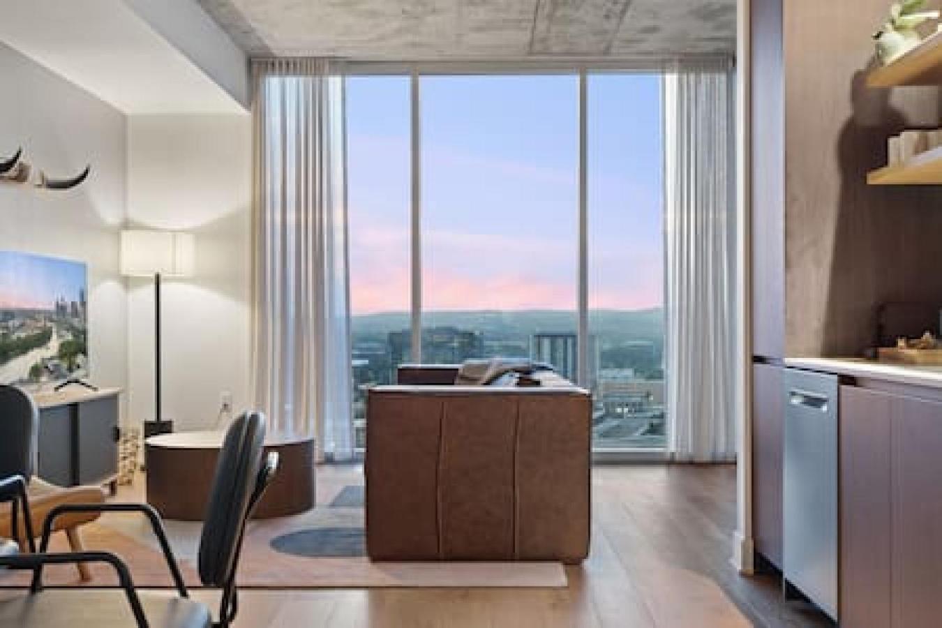 2br Lux Highrise + + Vibrant Rainey St Austin