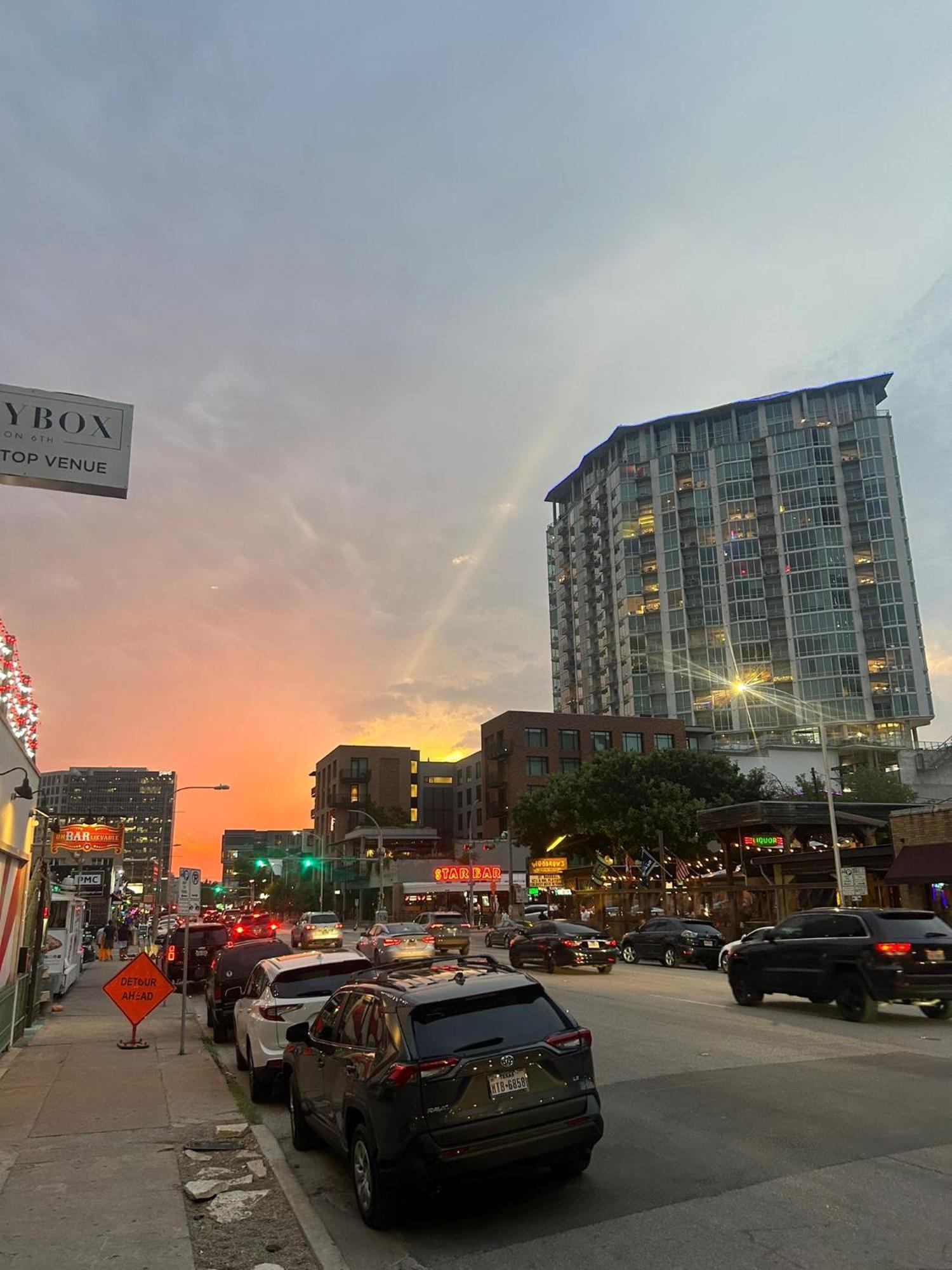 Luxe Retreat: Heart Of City, Pool & Views * Austin