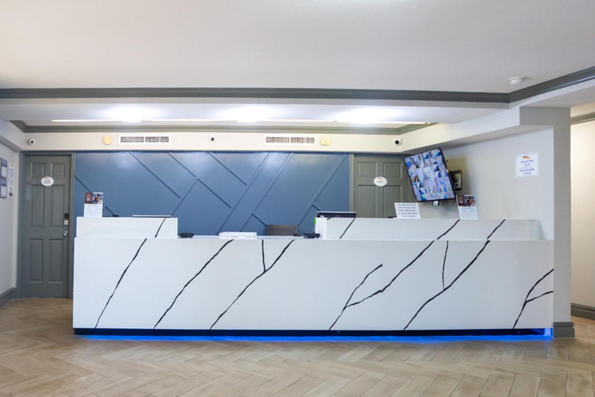 Baymont By Wyndham Area Hotel 3*