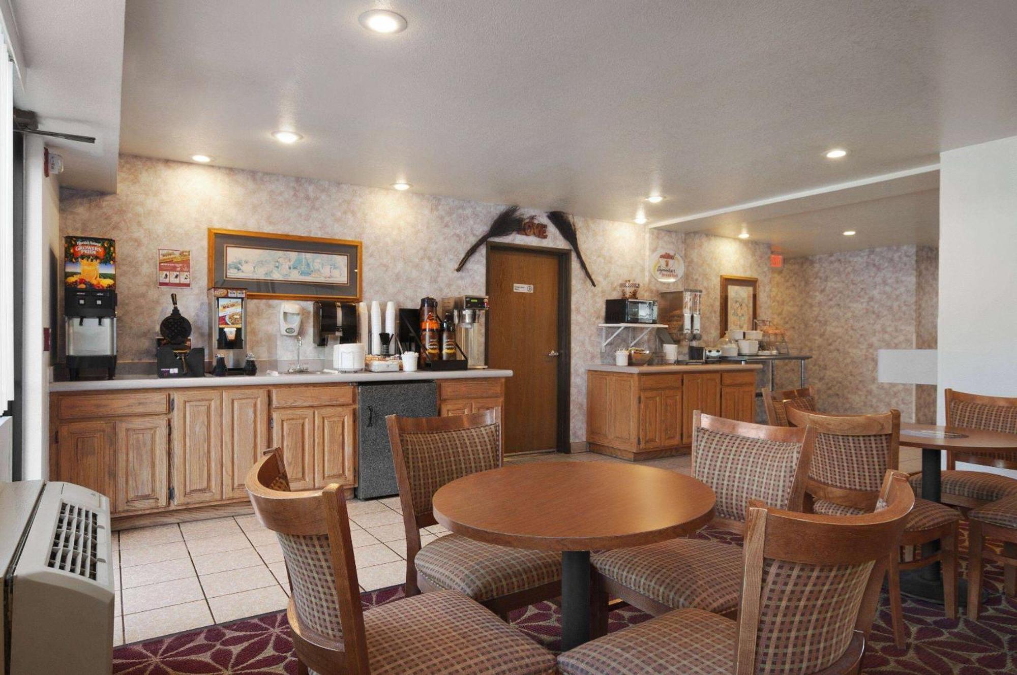Super 8 By Wyndham North/university Area