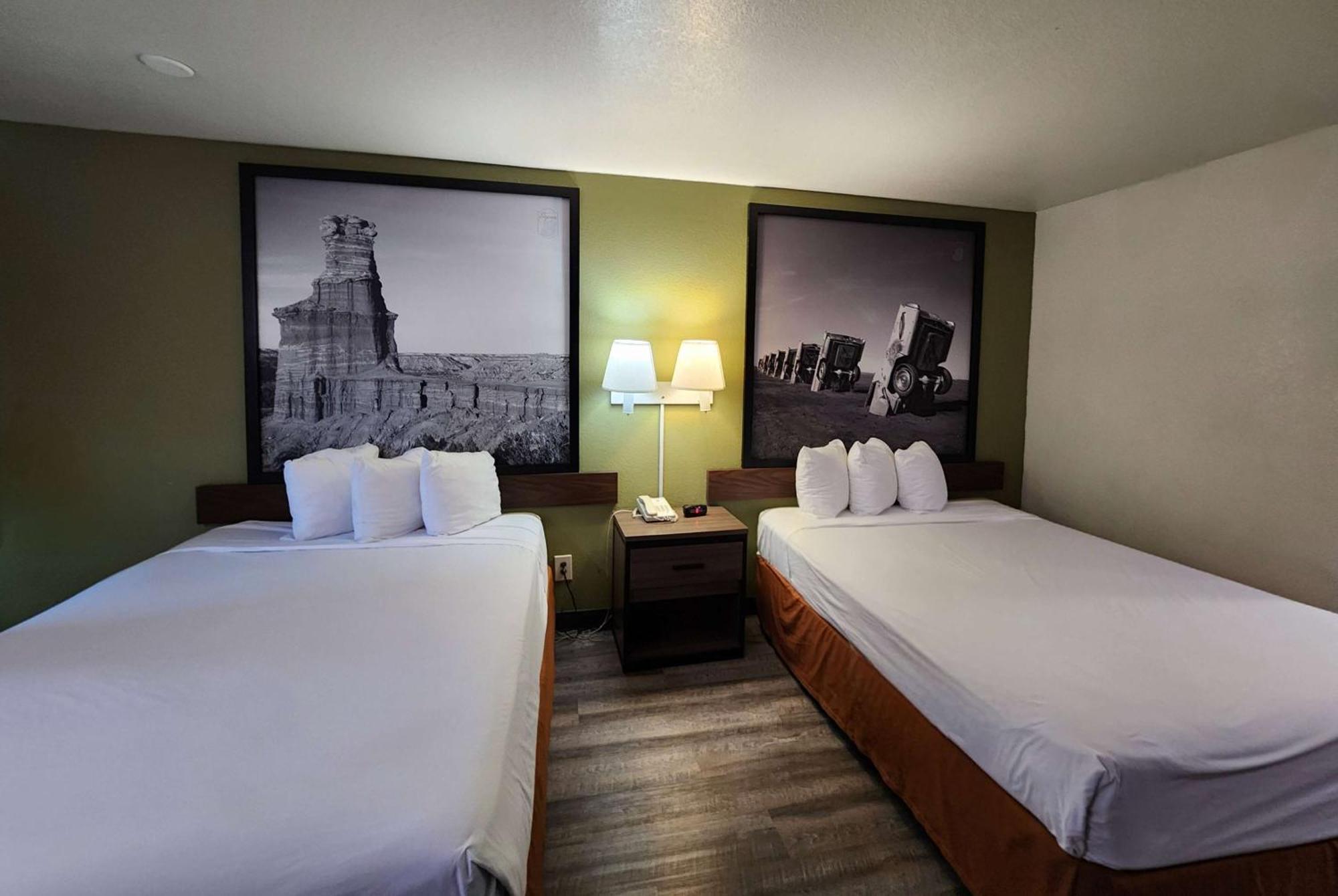 Super 8 By Wyndham North/university Area Austin