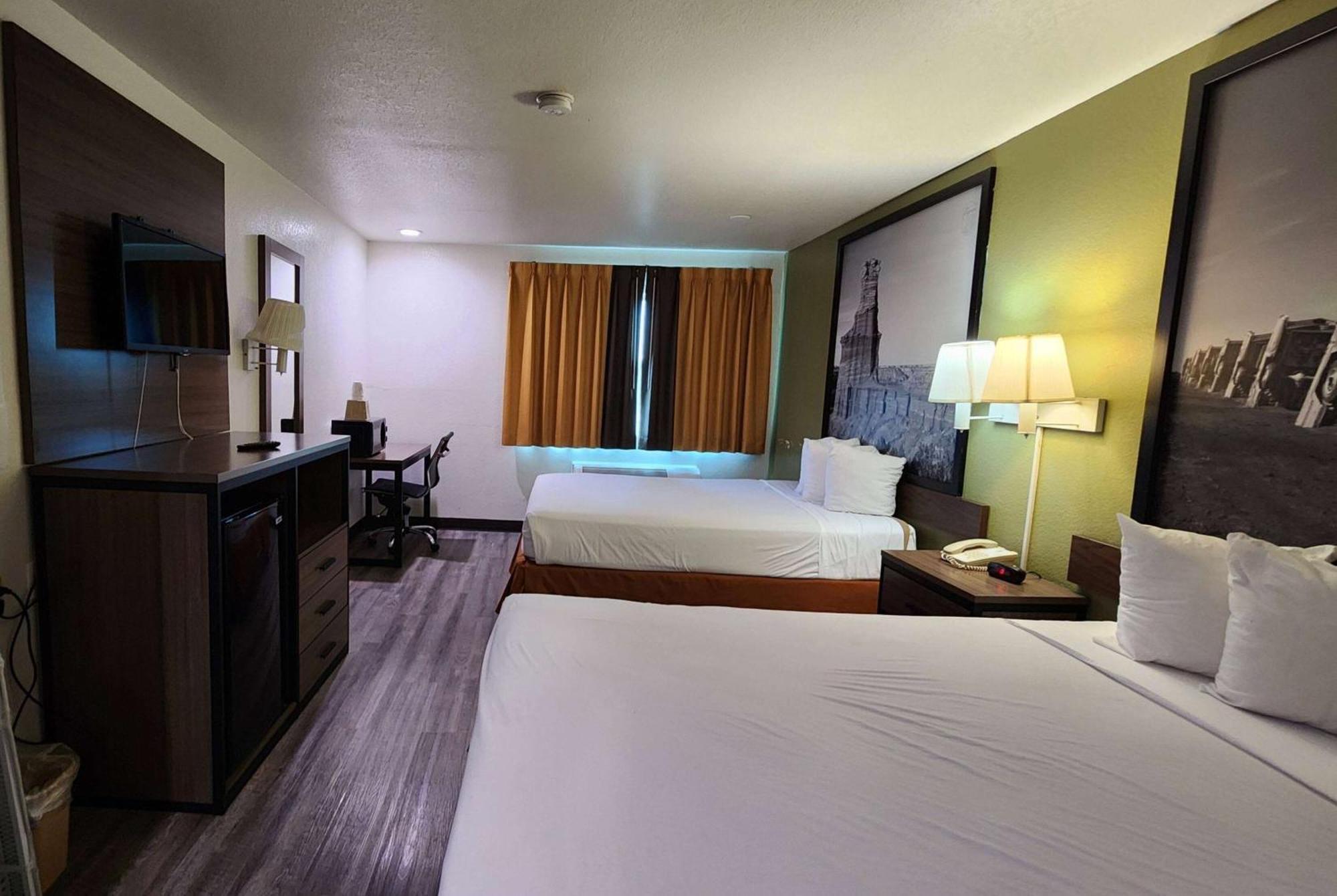 Super 8 By Wyndham North/university Area