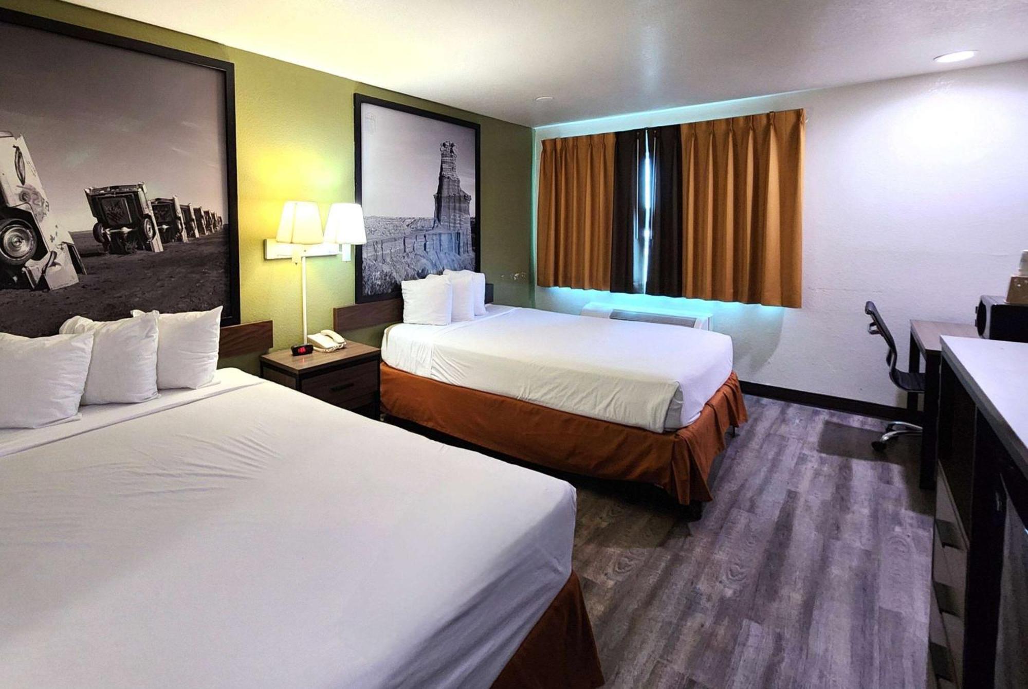Hotel Super 8 By Wyndham North/university Area Austin