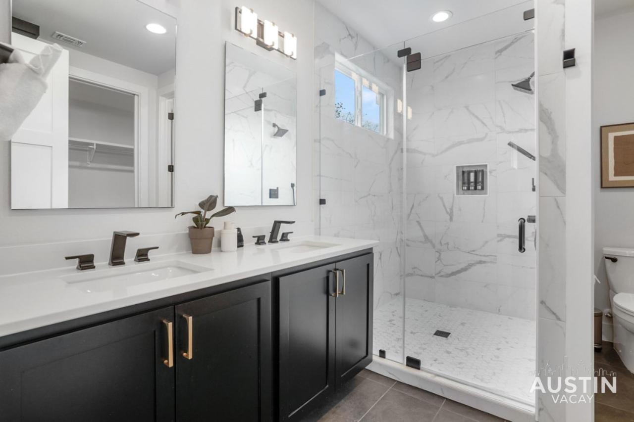 Luxurious Modernism With Private Hot Tub And Garage Holiday home Austin