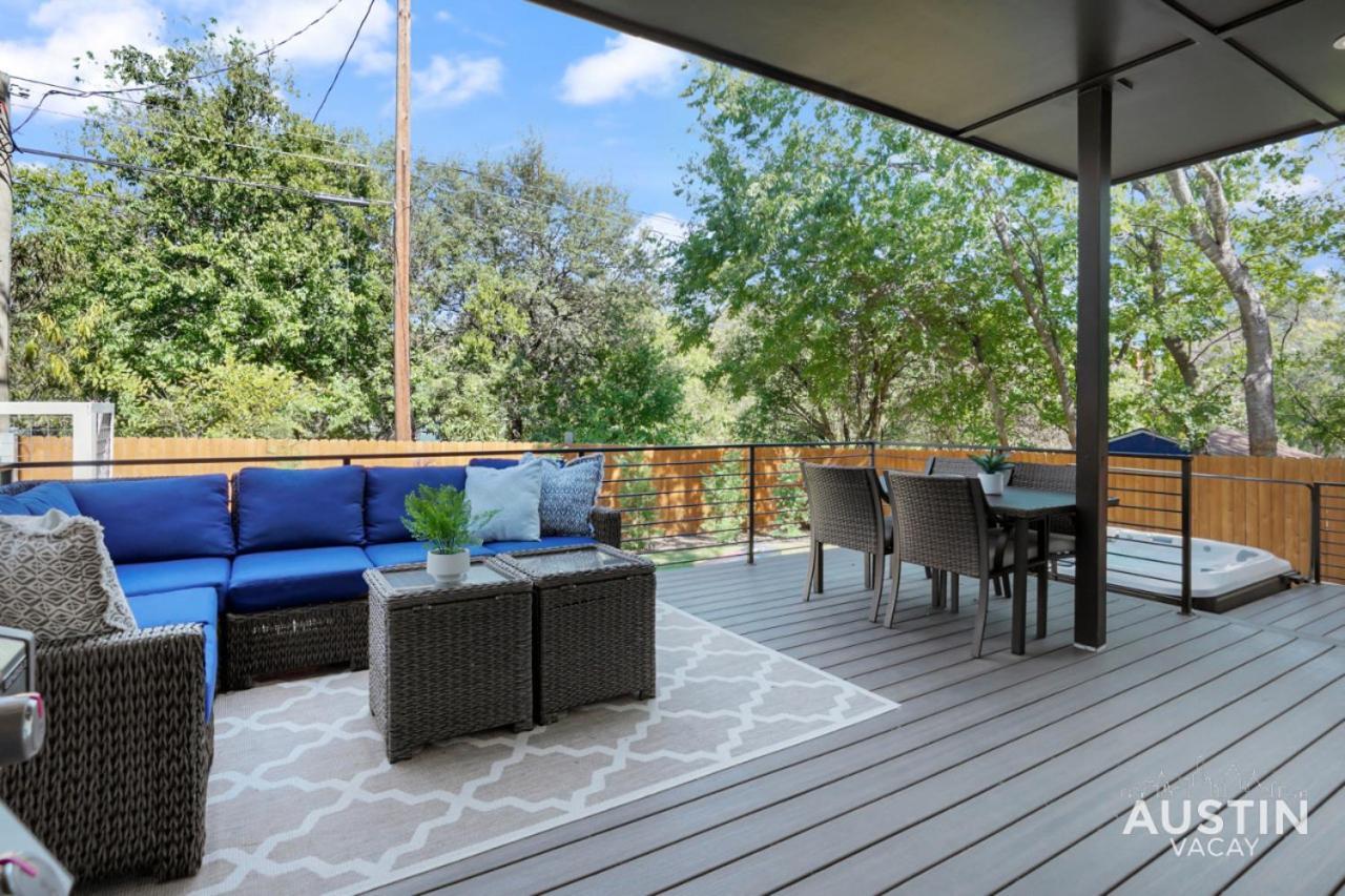 Luxurious Modernism With Private Hot Tub And Garage