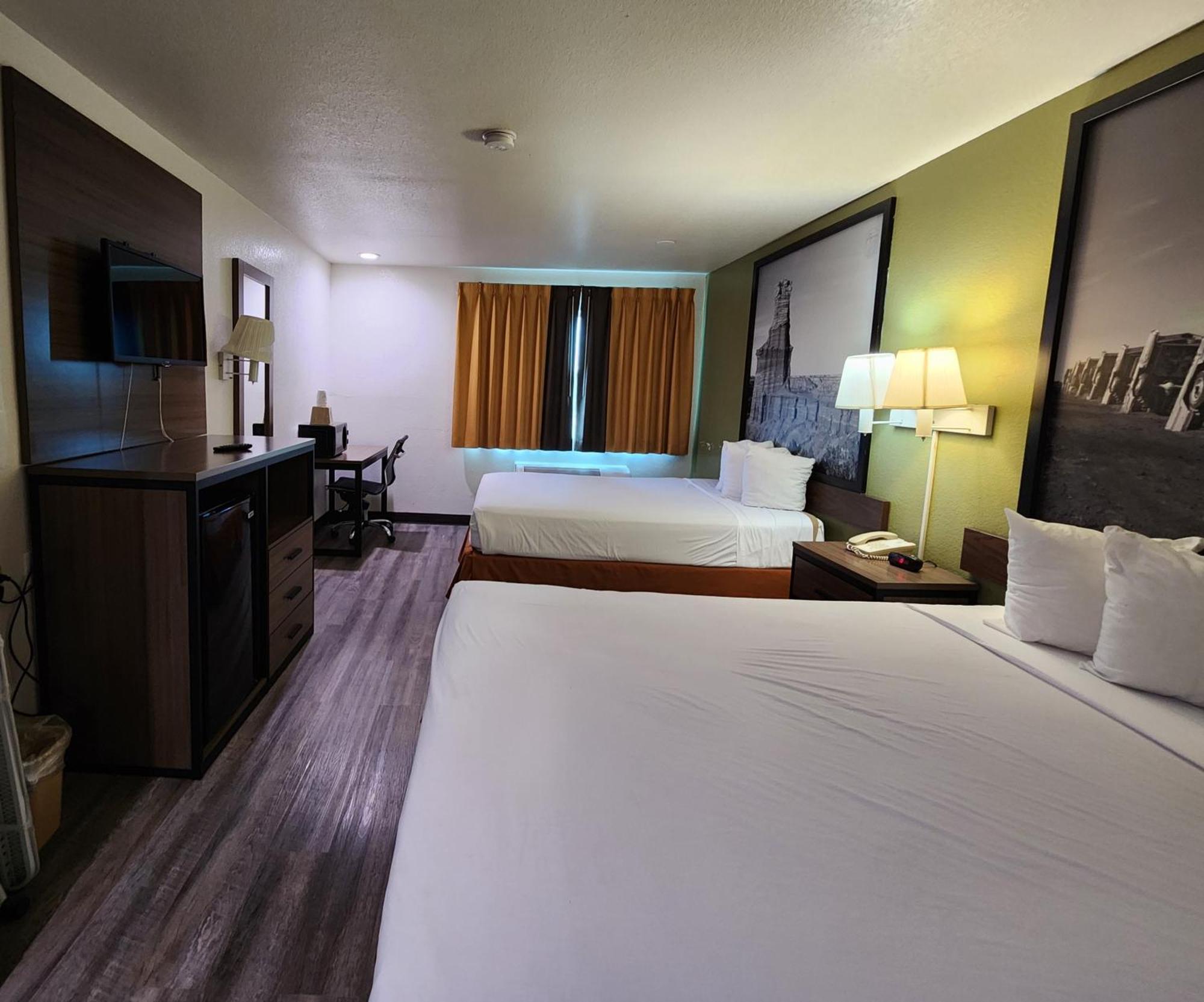 Super 8 By Wyndham North/university Area Hotel 2*