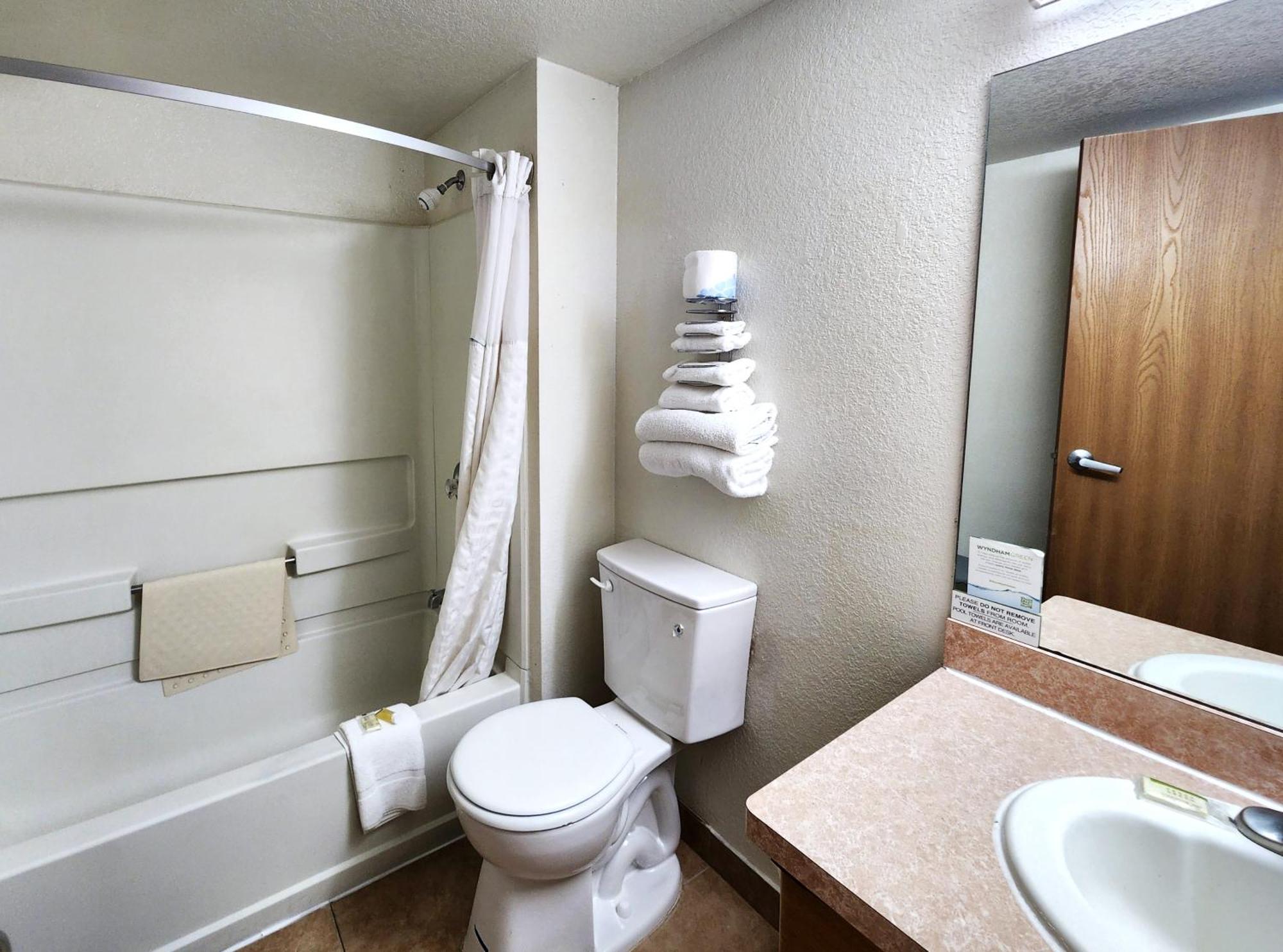 Super 8 By Wyndham North/university Area 2*