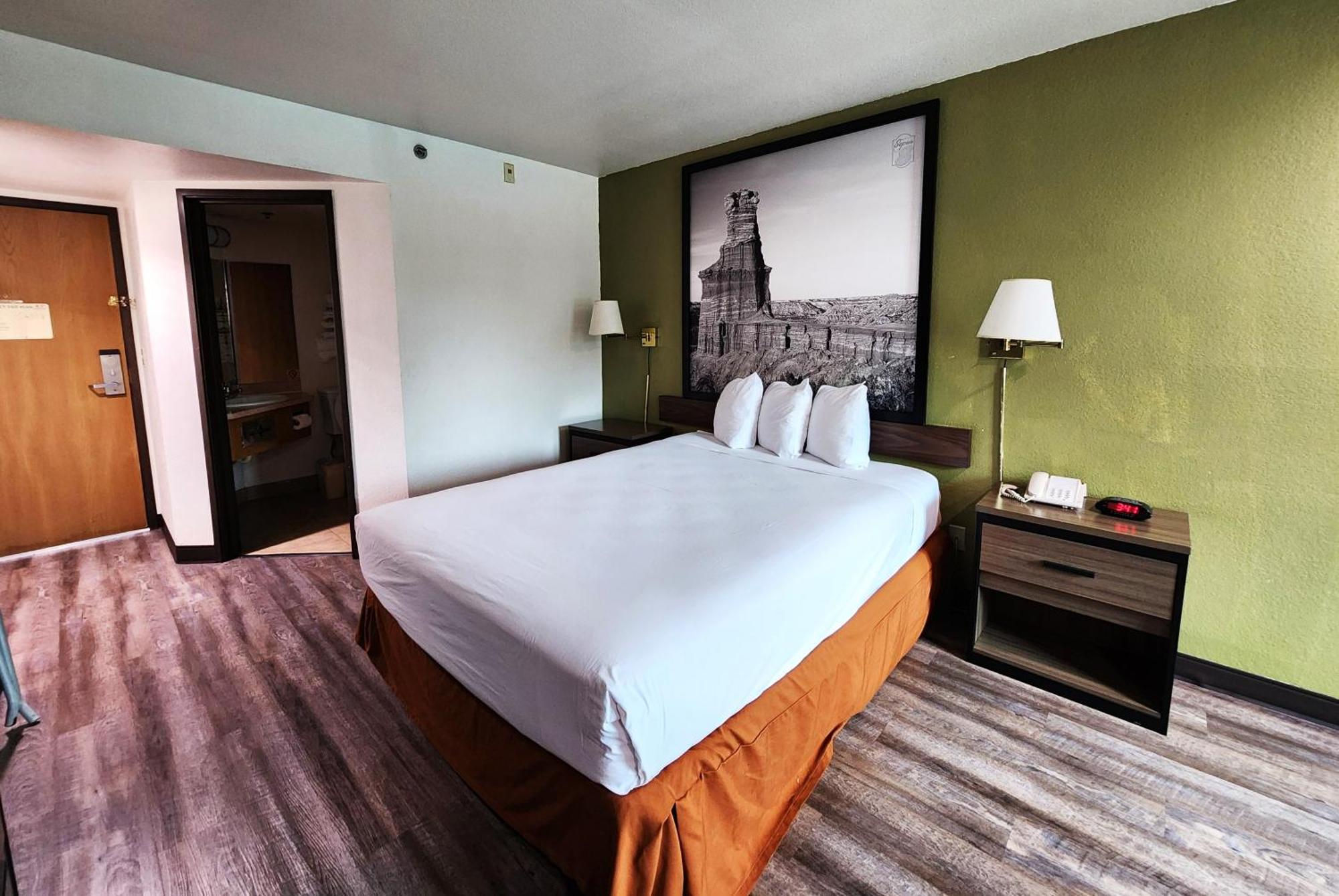Hotel Super 8 By Wyndham North/university Area Austin